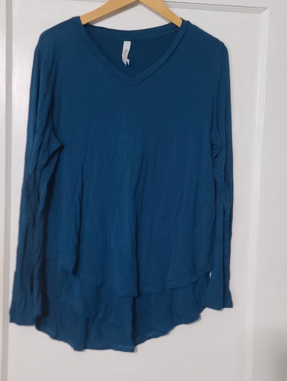 Latched Mama- Teal V-Neck Nursing Long-Sleeve Top - Women Size Large-